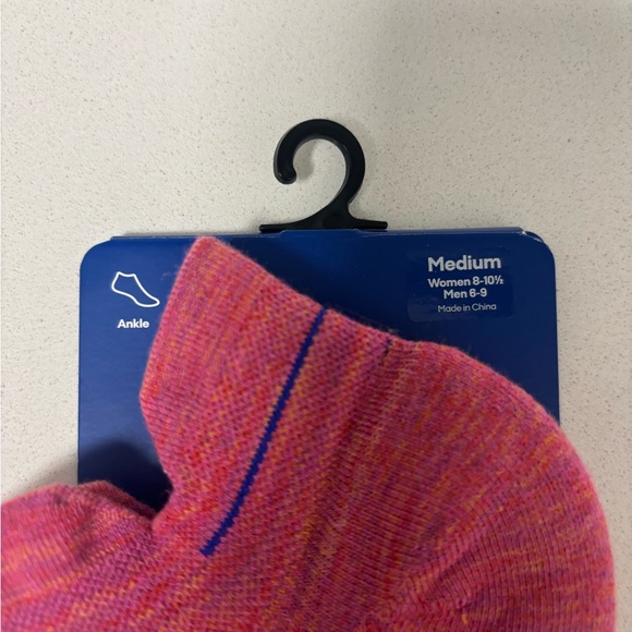 Women’s Bombas Ankle Socks - size Medium - Picture 2 of 3